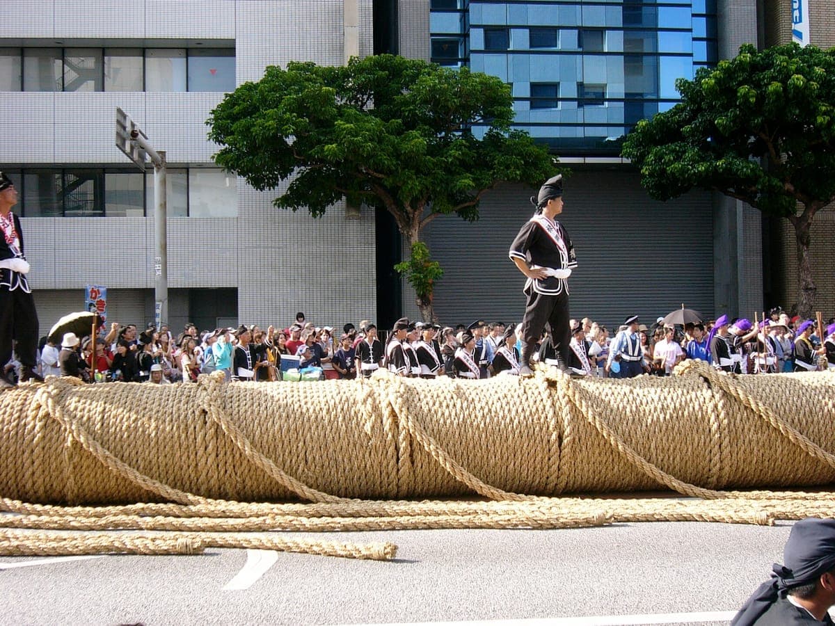Naha Great Tug of War