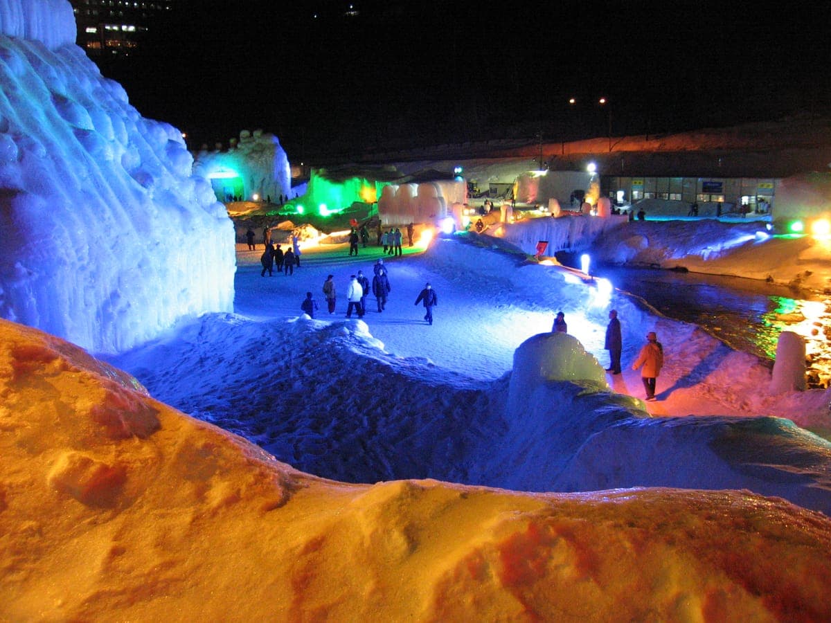 Sounkyo Onsen Ice Waterfall Festival