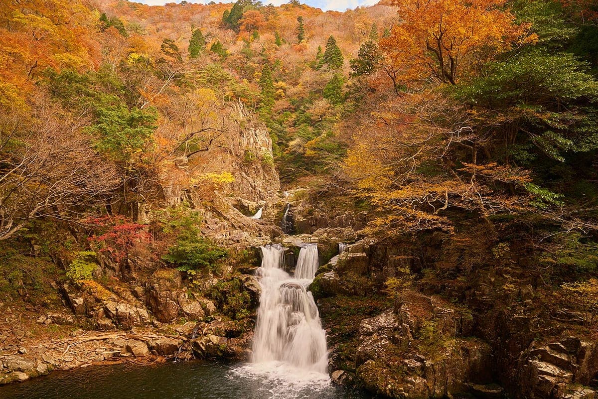 Sandan-daki Falls
