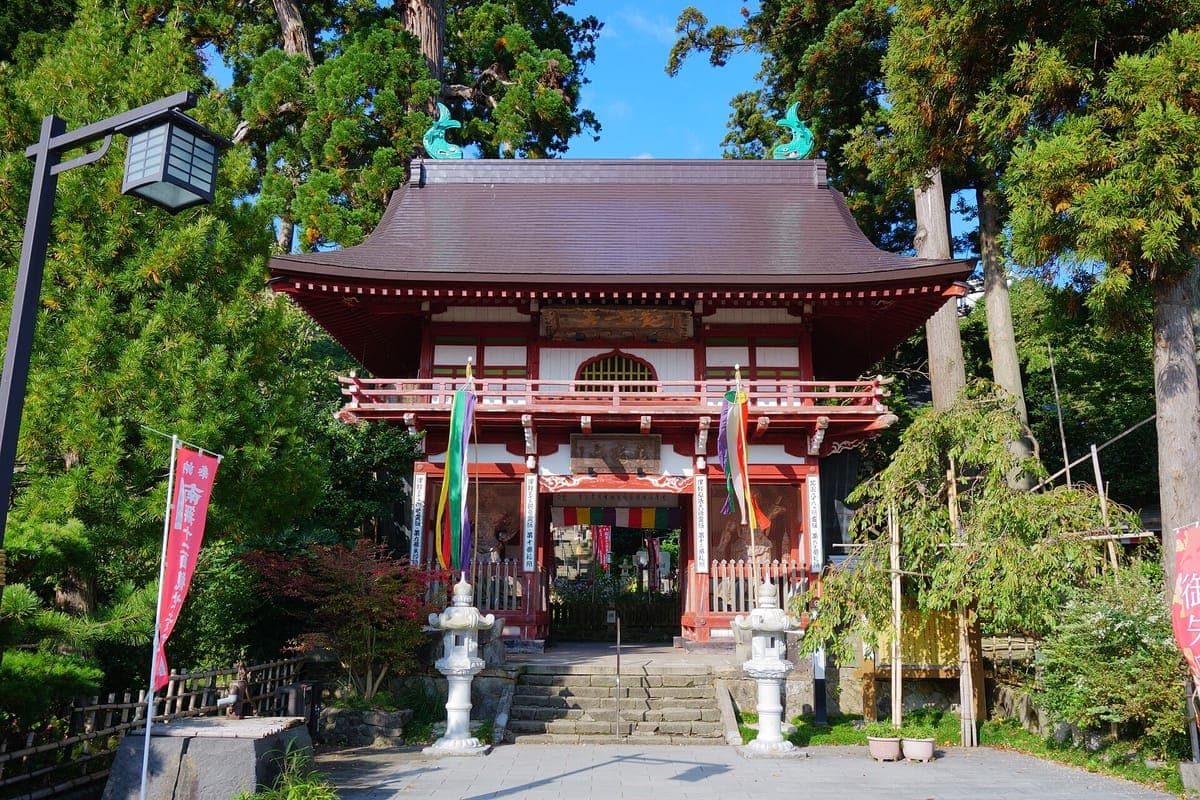 Engakuji Temple (Fukaura Kannon)