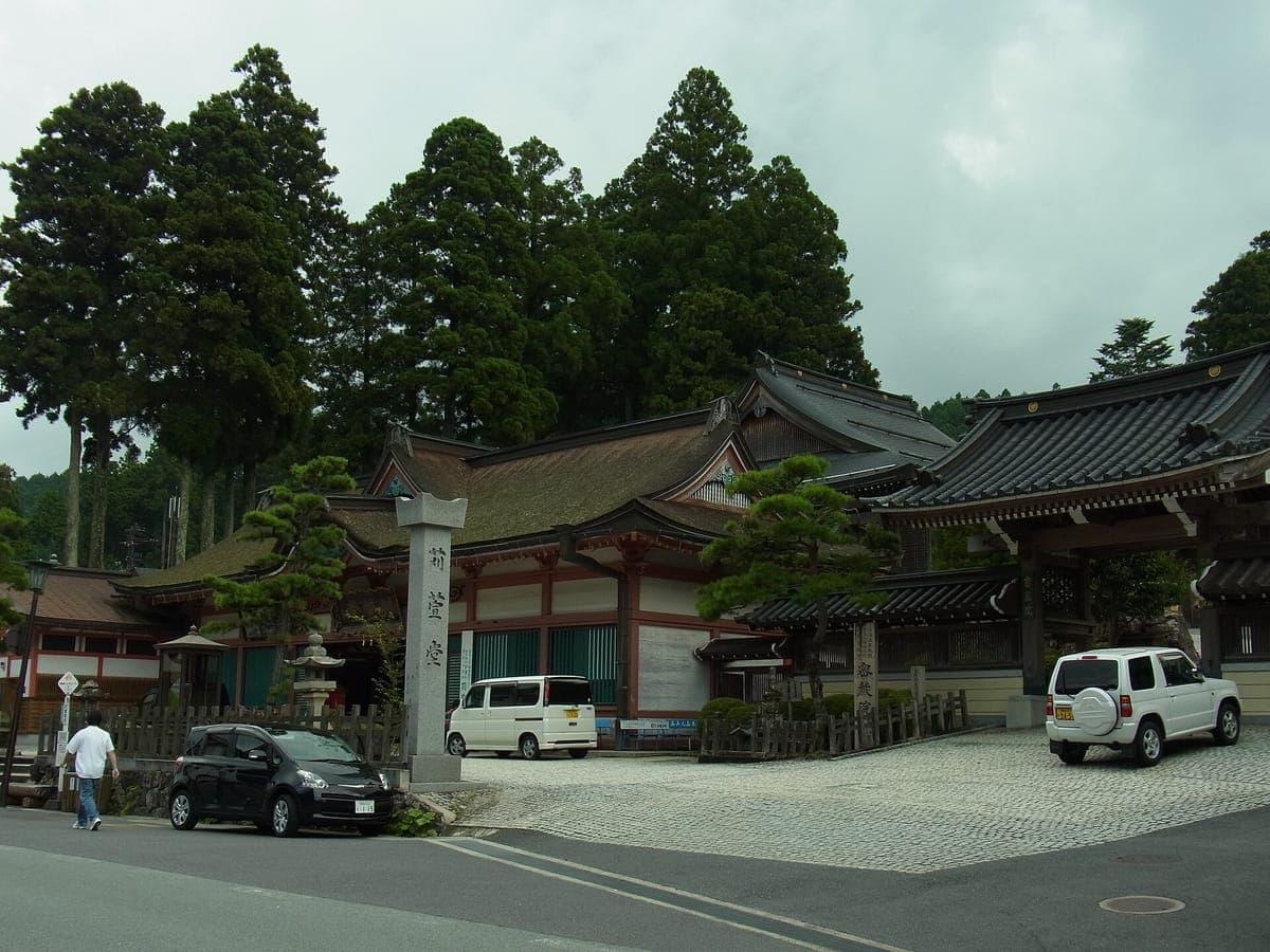 Karukayado Hall