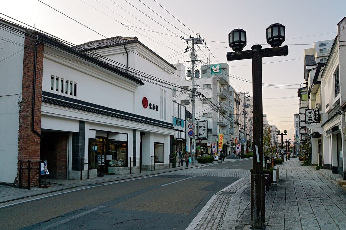 Zaimokucho / Ihatobu Avenue