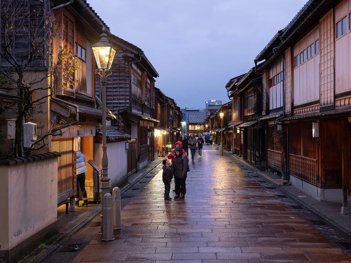 Higashi Chaya District