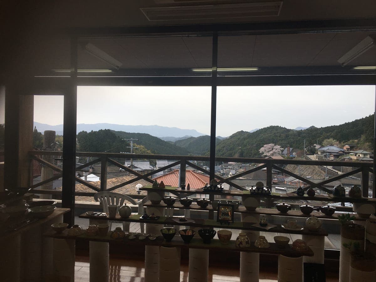 Nakaoyama Pottery Village