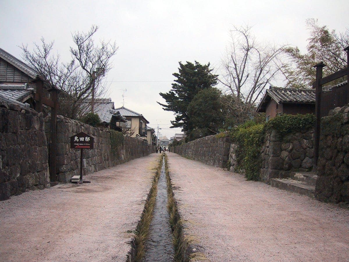 Shimabara Bukeyashiki (Samurai Residence Street)