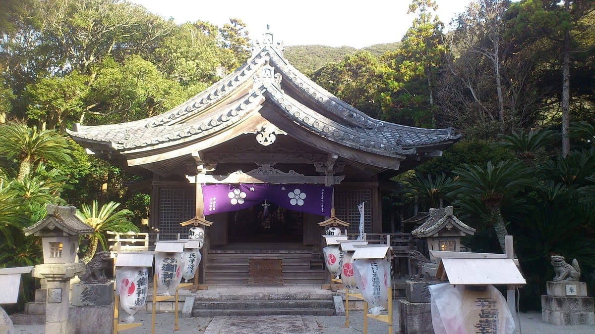 Jusansha Shrine