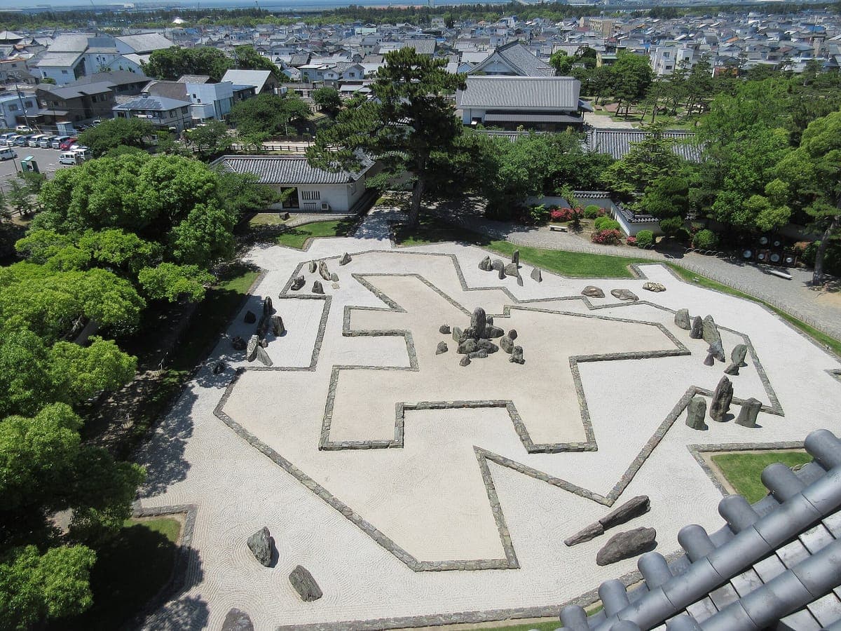 Kishiwada Castle Hachijin-no-Niwa Garden