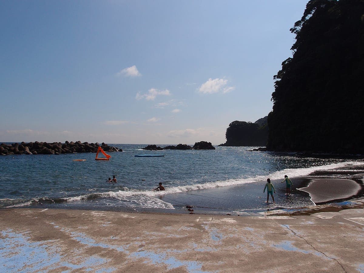 Hinode-hama Beach