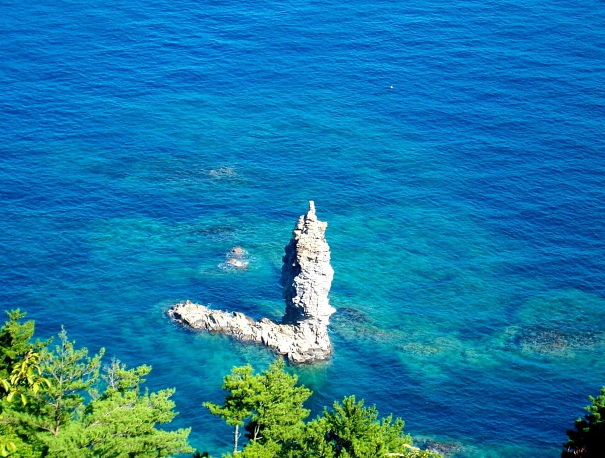Candle Rock (Rosoku-jima)