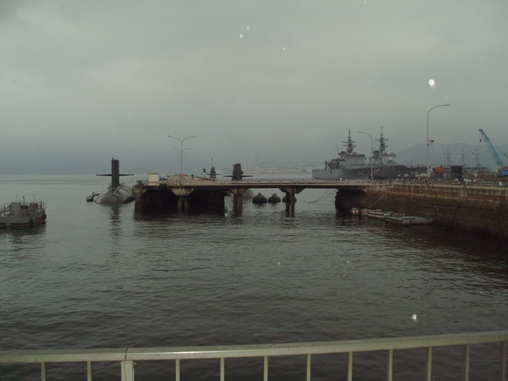 Alley Karasukojima Submarine Park