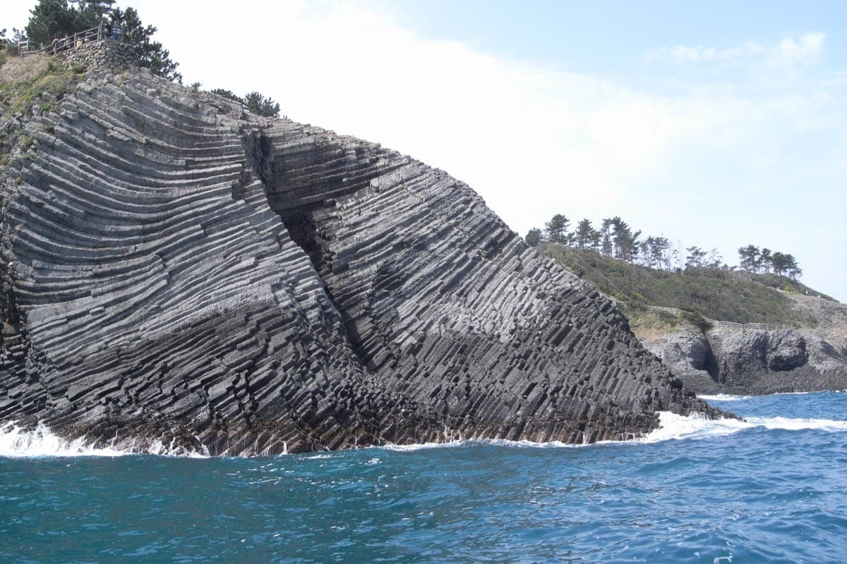 Nanatsugama Sea Caves