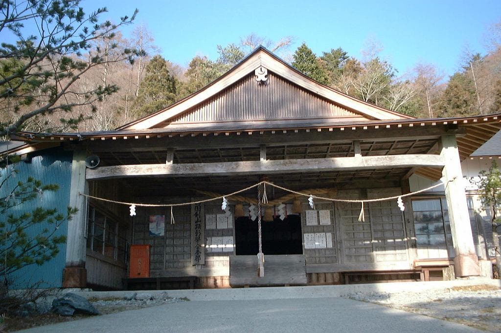 Tsurugi Shrine (Minokoshi)