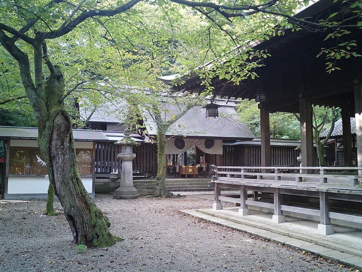Kanegasaki Shrine / Castle Ruins Park