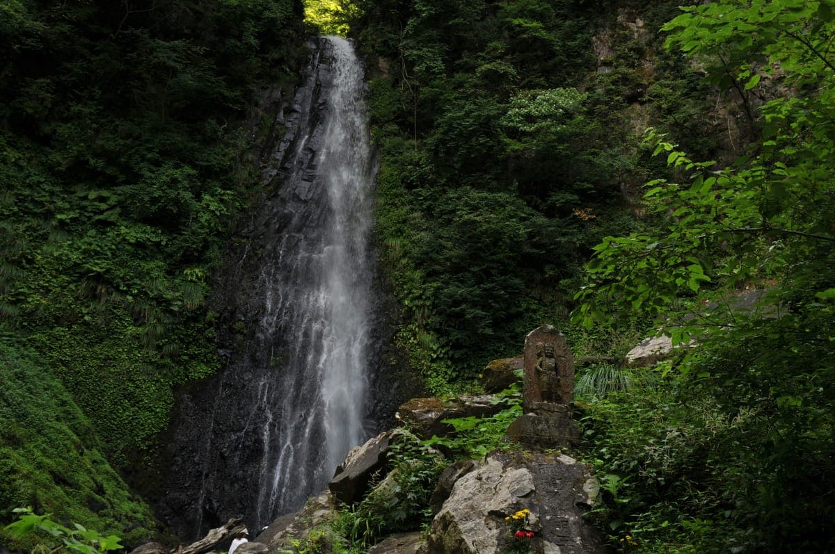 Ametaki Falls