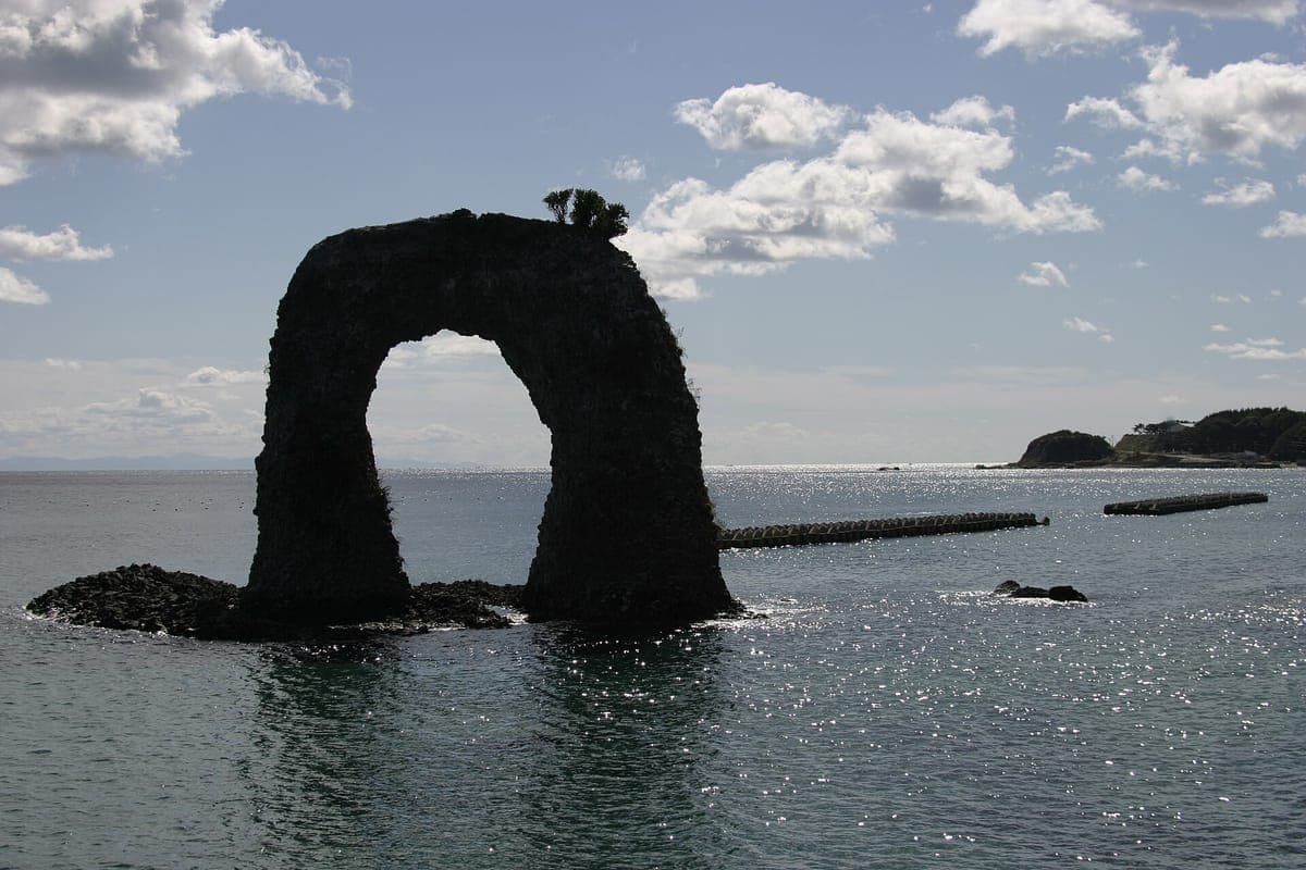 Nabetsuru Iwa