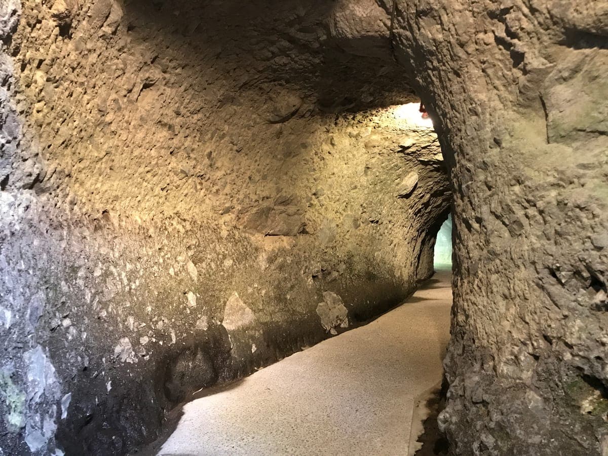 Aonodōmon Tunnel
