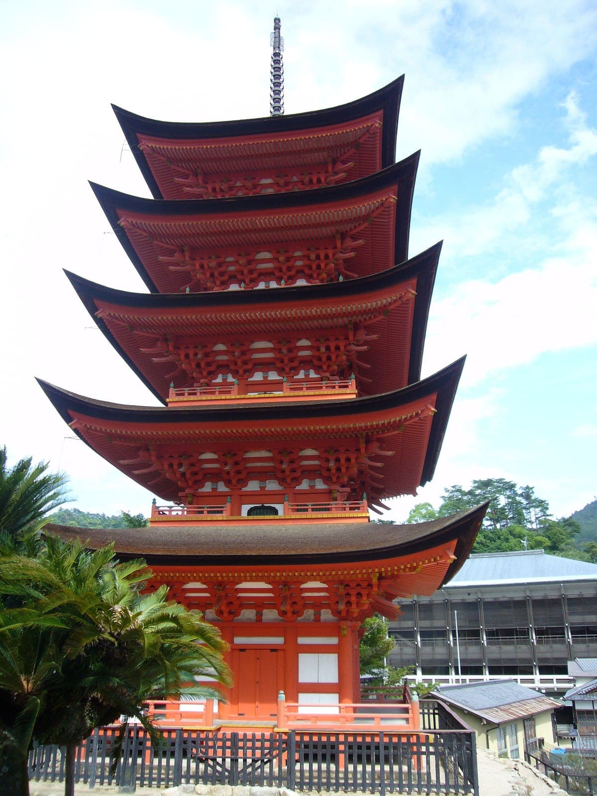 Senjokaku (Toyokuni Shrine) & the Five-Storey Pagoda