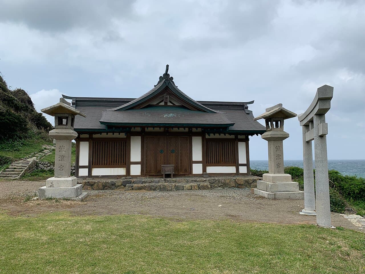 Okitsu-gu Yohaijo (Distant Worship Site)