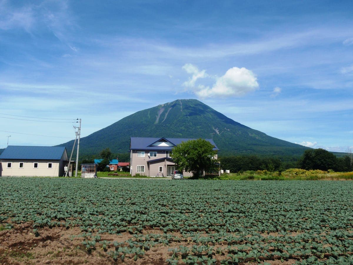 Makkari Village